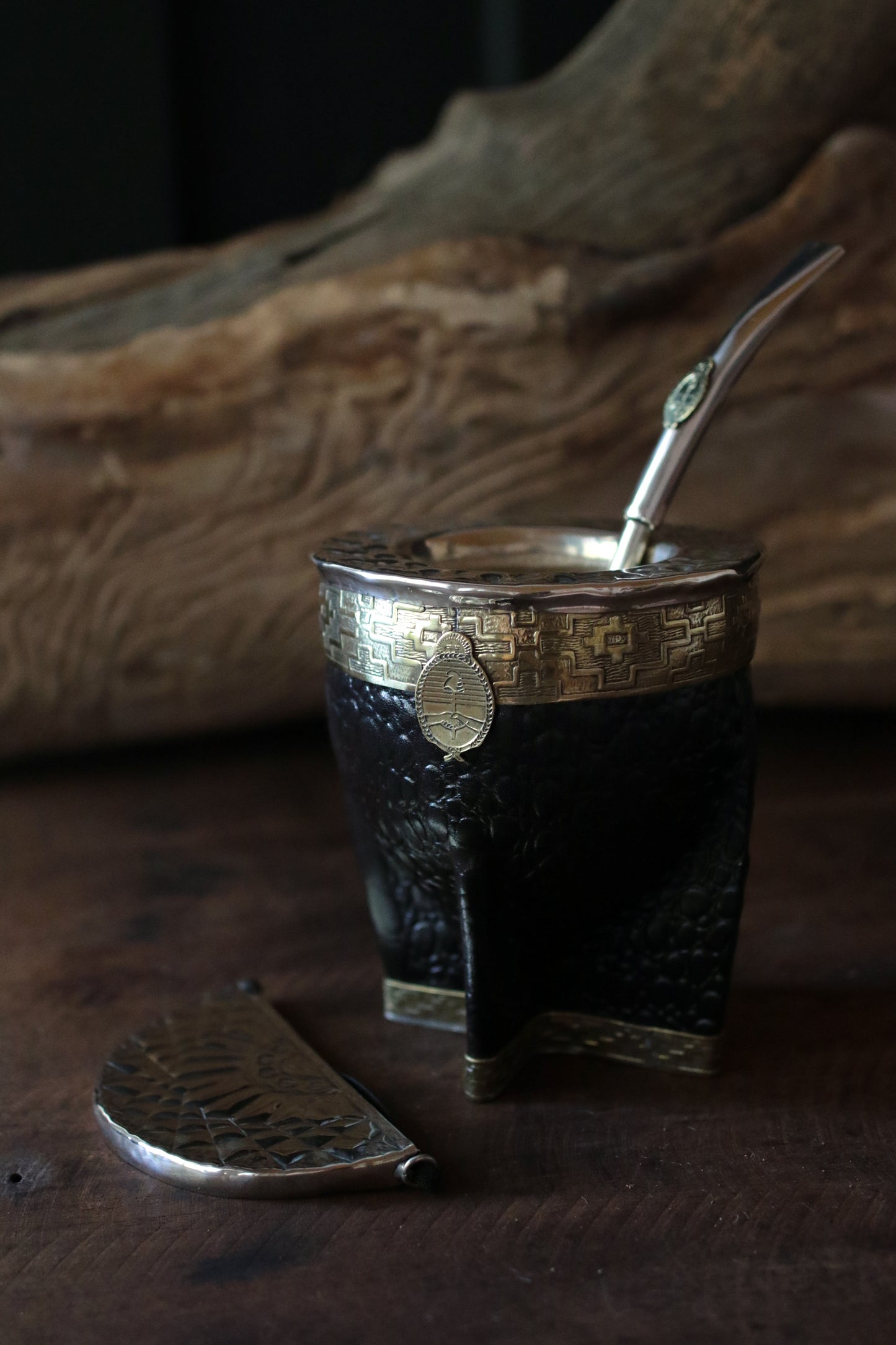 Imperial Cuero y Bronce con Escudo, Matepa y Bombilla