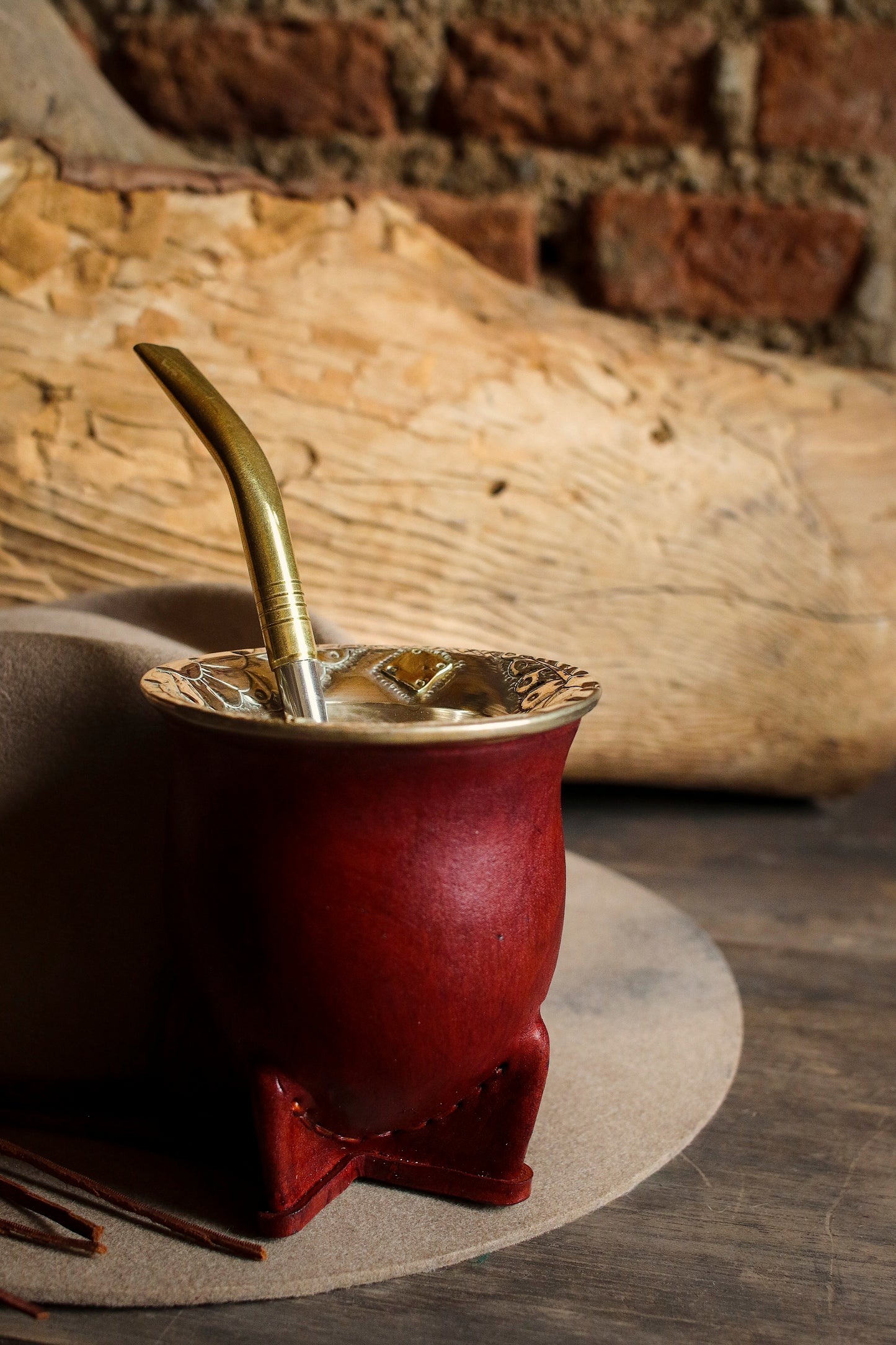 Mate de Cuero y Alpaca con Bombilla