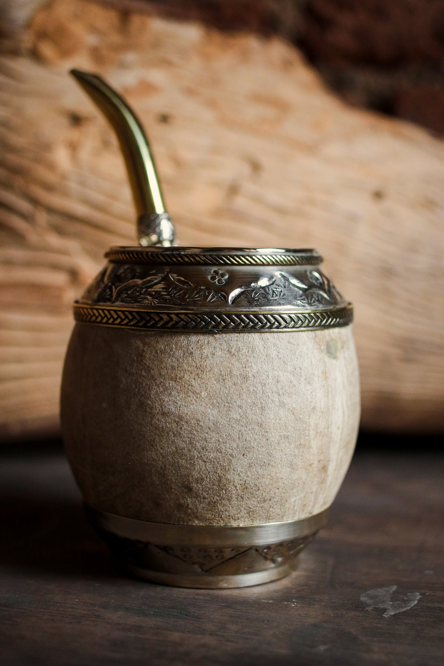 Torpedo criollo de cuero, bronce y alpaca con Bombilla