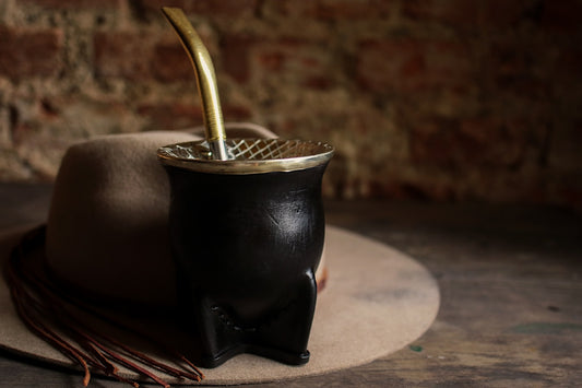Mate de Cuero y Alpaca con Bombilla