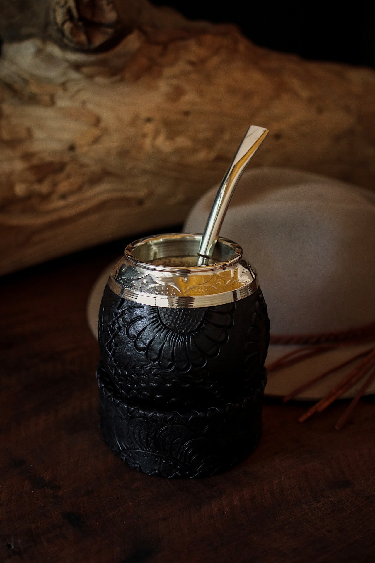 Mate criollo forrado en Cuero Natural y Bombilla