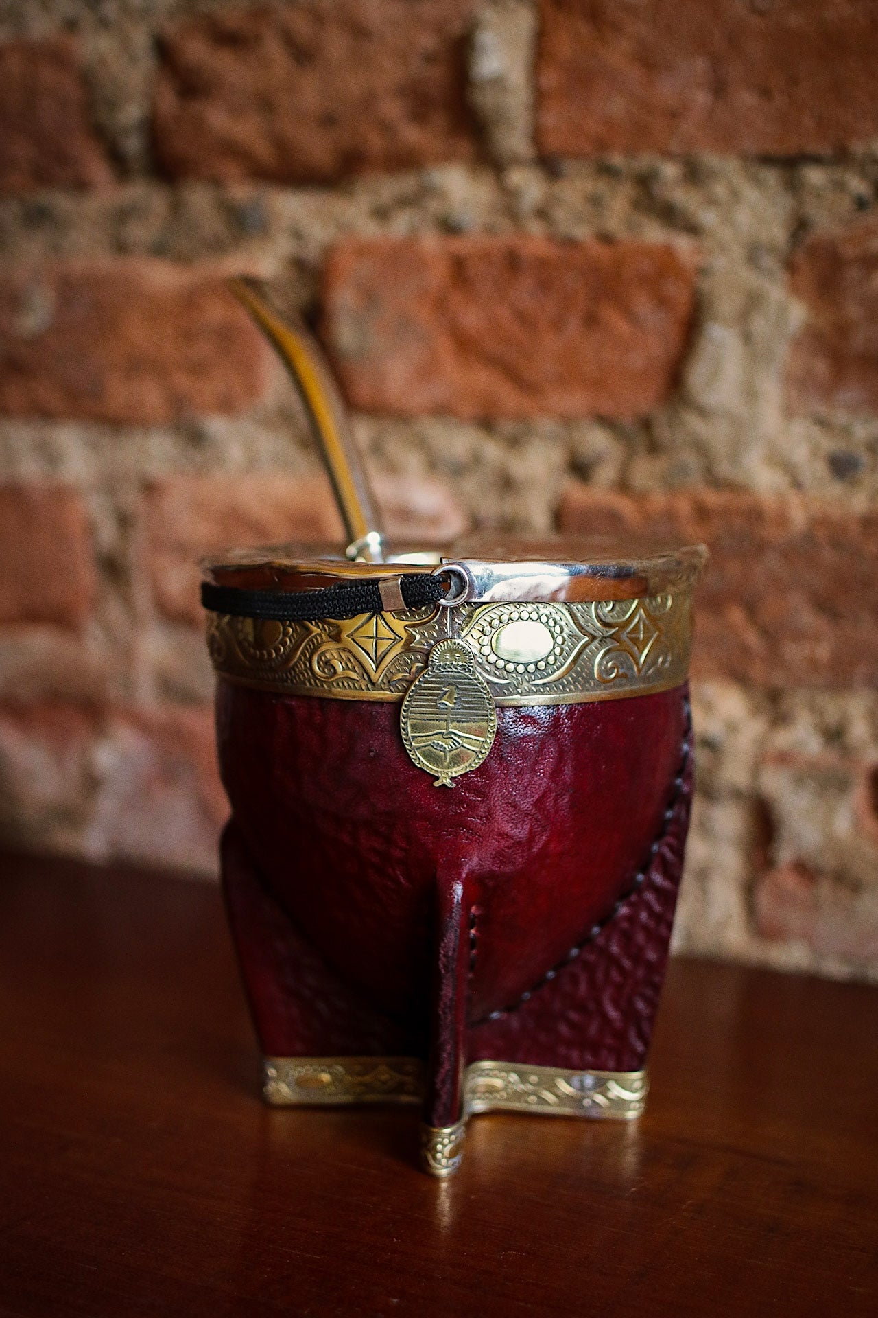 Imperial Cuero y Bronce con Escudo, Matepa y Bombilla