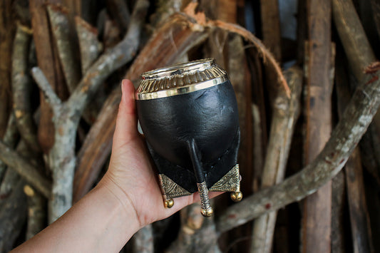 Mate de Cuero y Alpaca con Bombilla Escudo