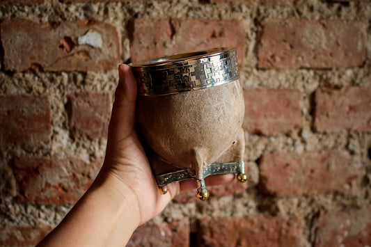 Mate de Cuero con Base de Alpaca y Bronce con Bombilla