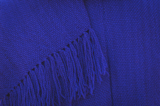 Ruana "Mora" Hilos Llama Baby en Telar