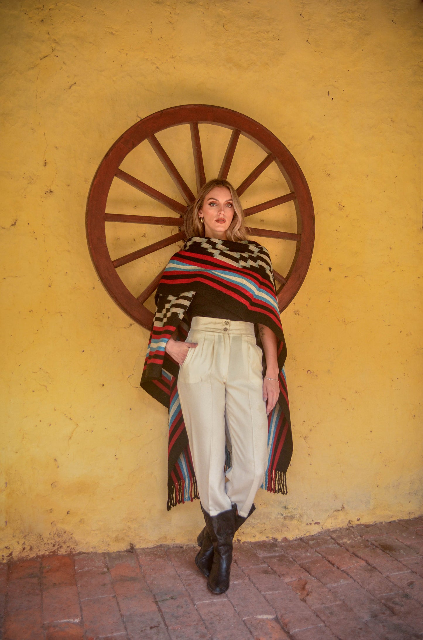 Poncho "Libertador" Obra en Telar Criollo