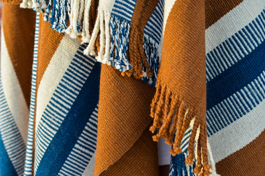 Poncho "Reconquista" Obra en Telar Criollo