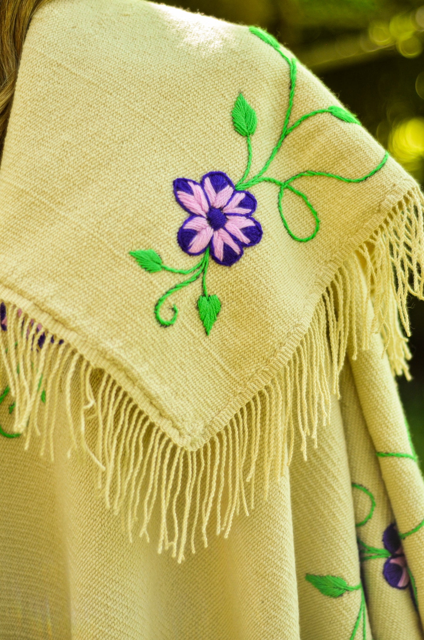 Embroidered Poncho "Concepción" Creole Loom