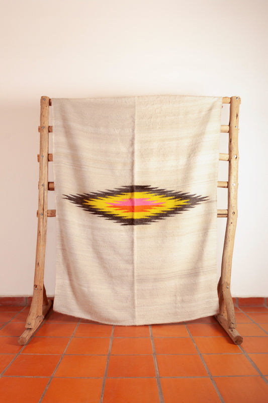 Alfombra "Kallpa" Lana de Llama en Telar