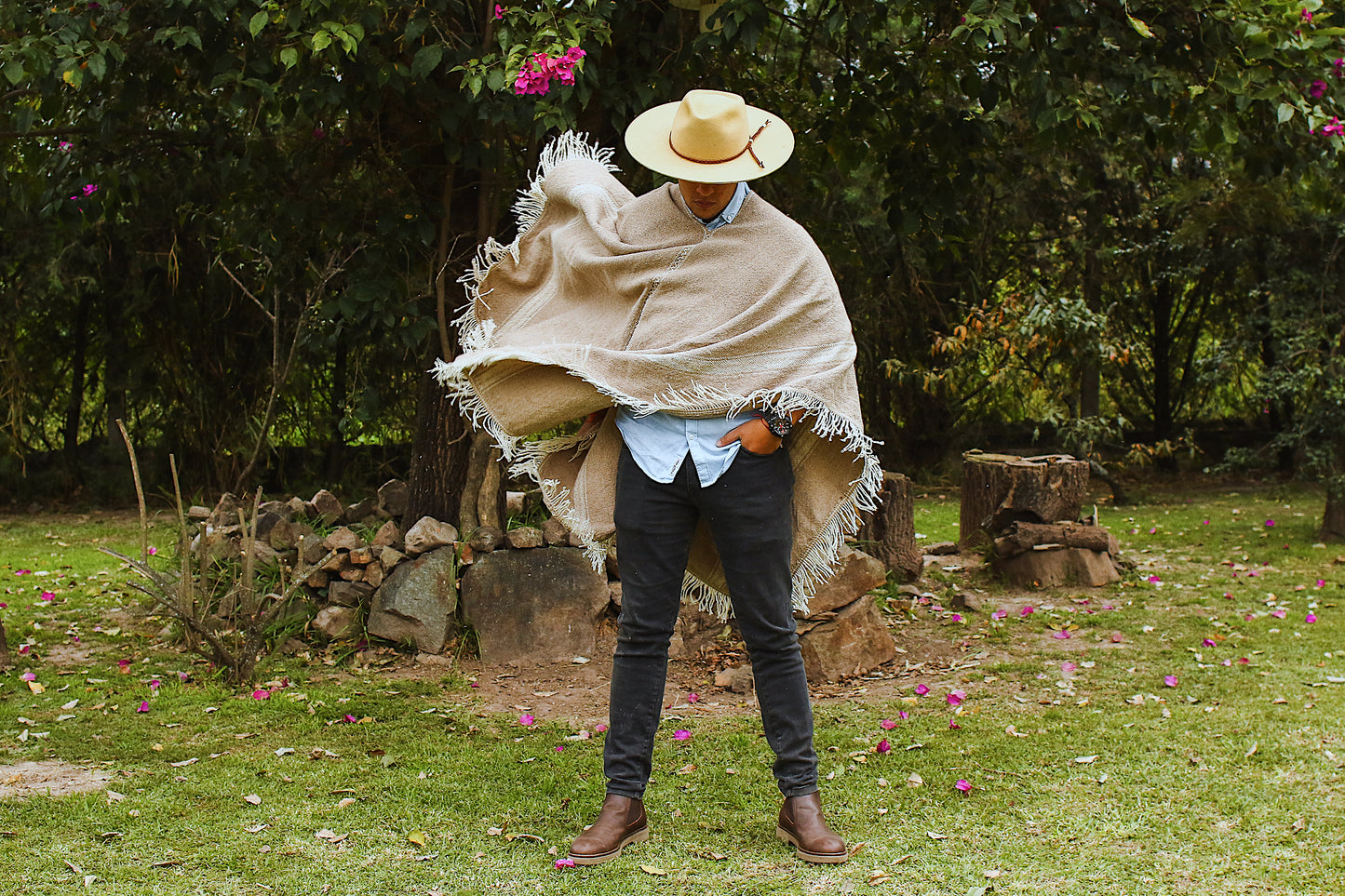SAN CARLO Sheep Thread Poncho