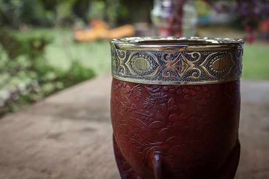 Mate Imperial de Cuero Repujado y Alpaca con Bombilla