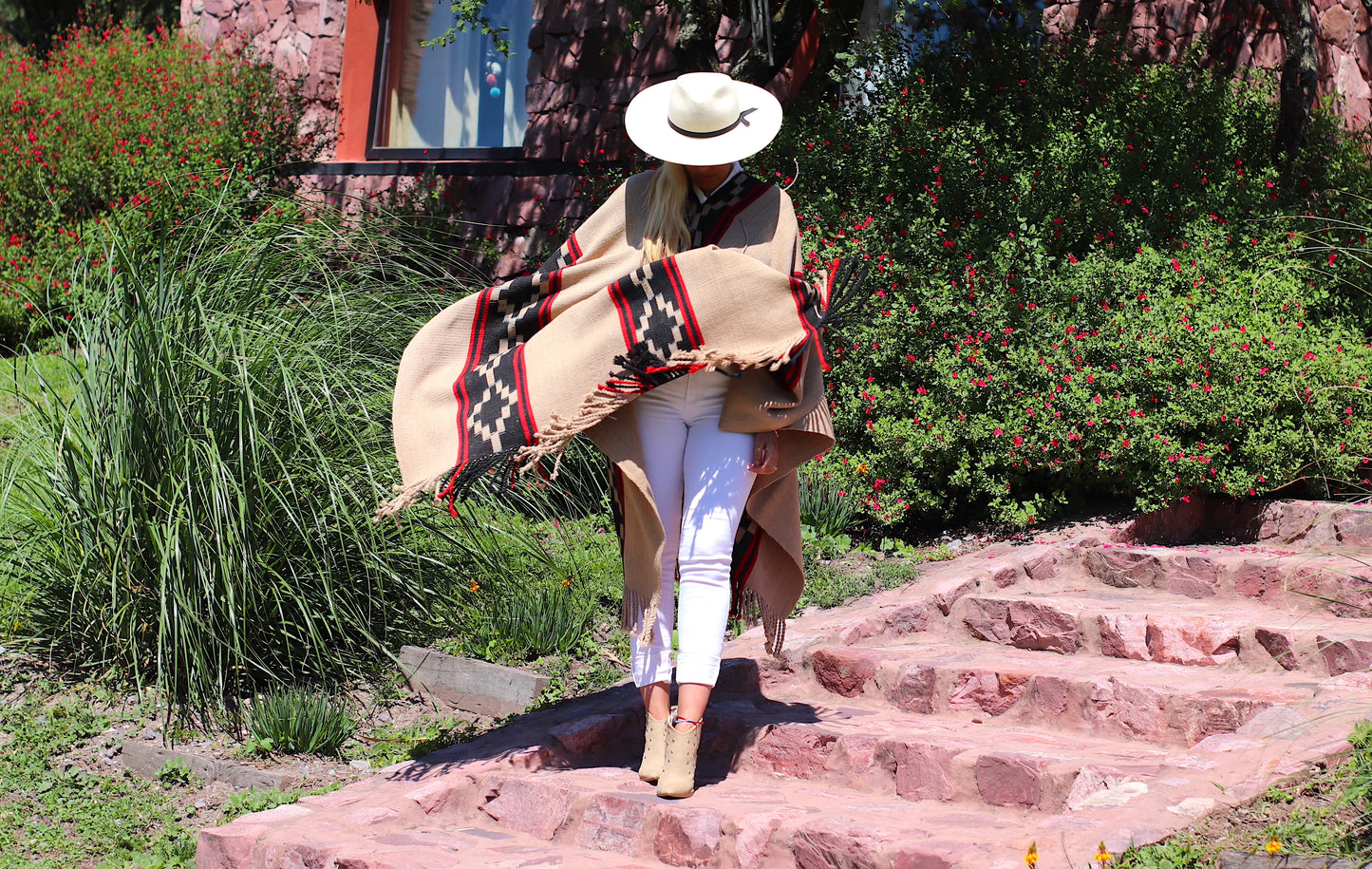 Poncho Guarda Tied "Jaguel" Creole Loom