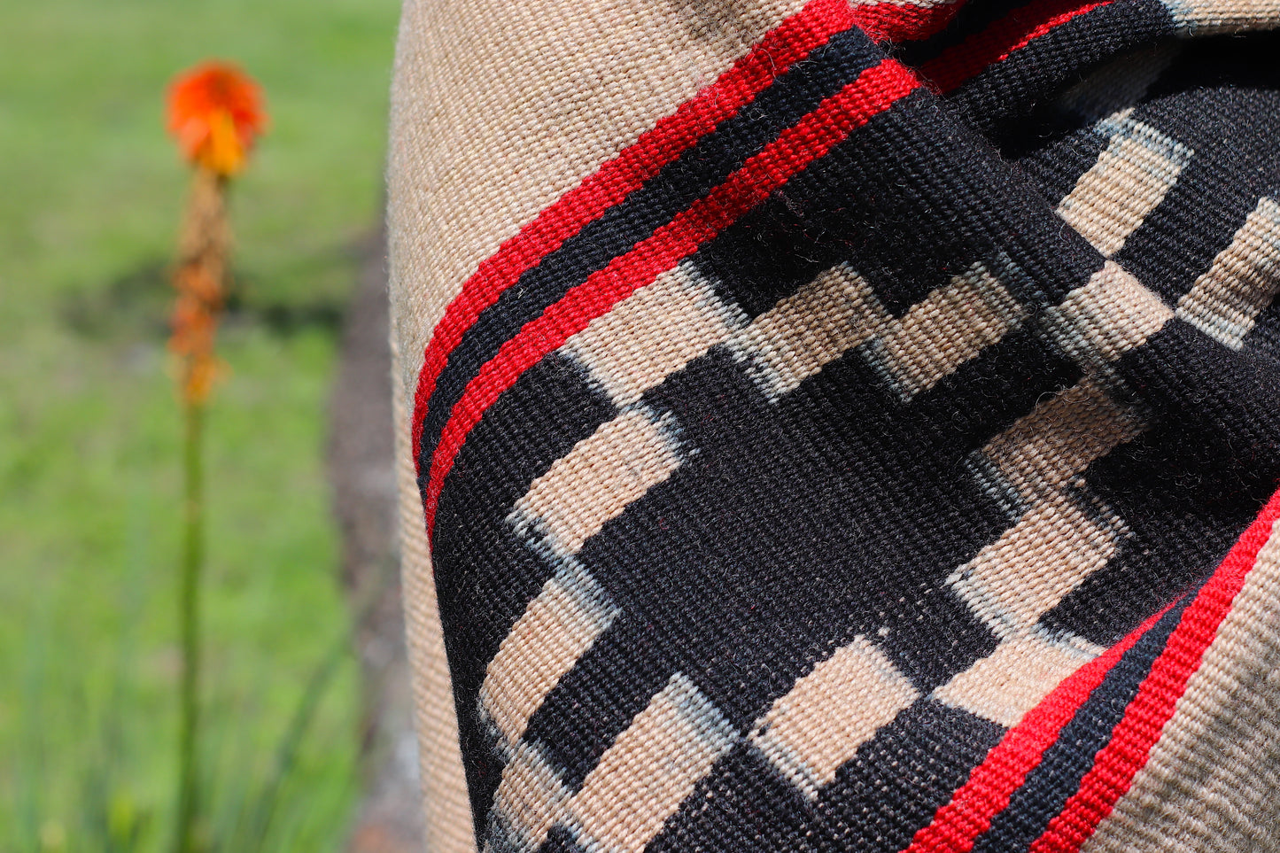 Poncho Guarda Tied "Jaguel" Creole Loom