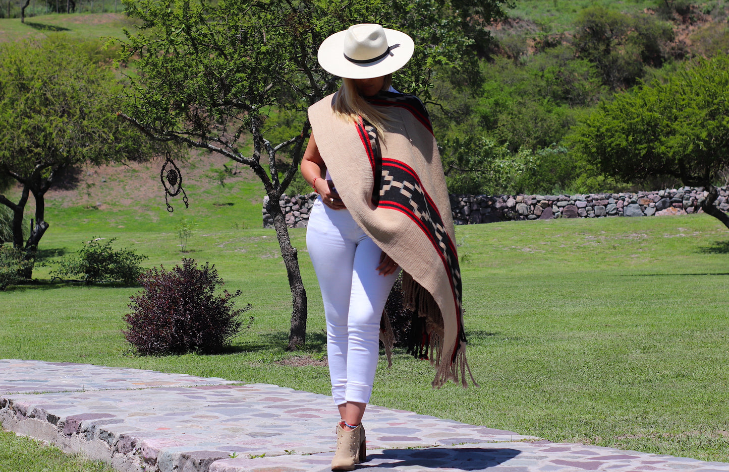 Poncho Guarda Tied "Jaguel" Creole Loom