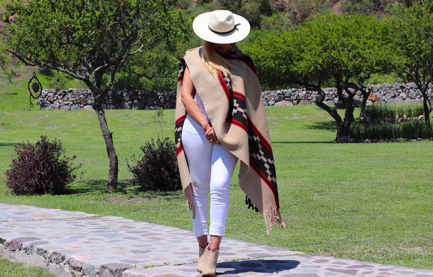 Poncho Guarda Tied "Jaguel" Creole Loom