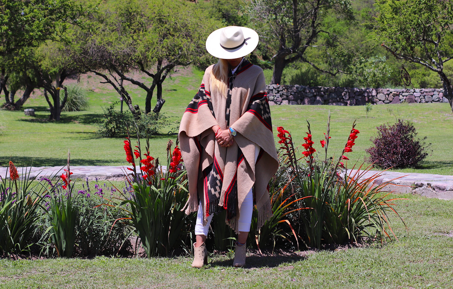 Poncho Guarda Tied "Jaguel" Creole Loom