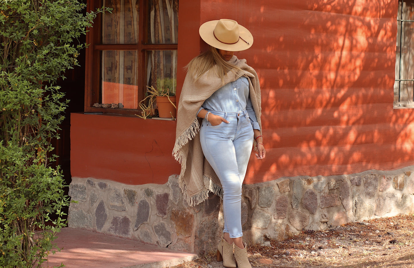 SAN CARLO Poncho Sheep Threads