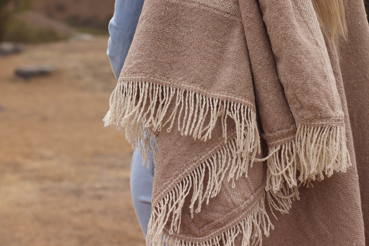 SAN CARLO Poncho Sheep Threads