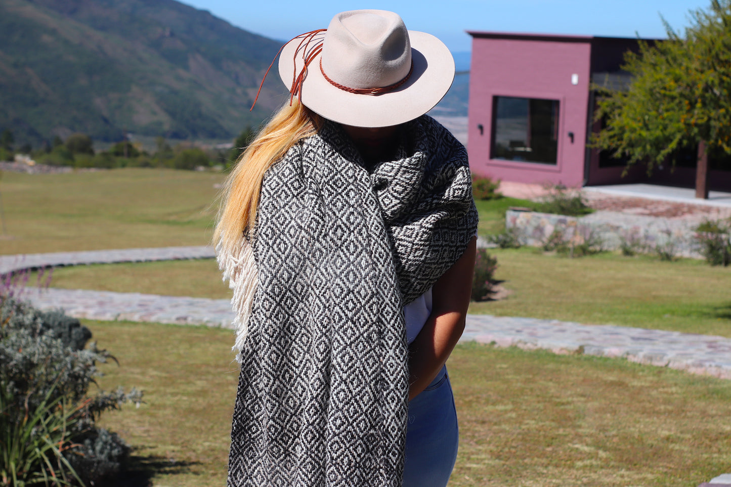 Premium Llama Blanket