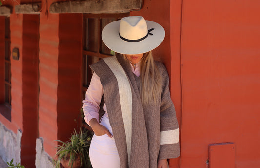 MALARGÜE Baby Llama Poncho