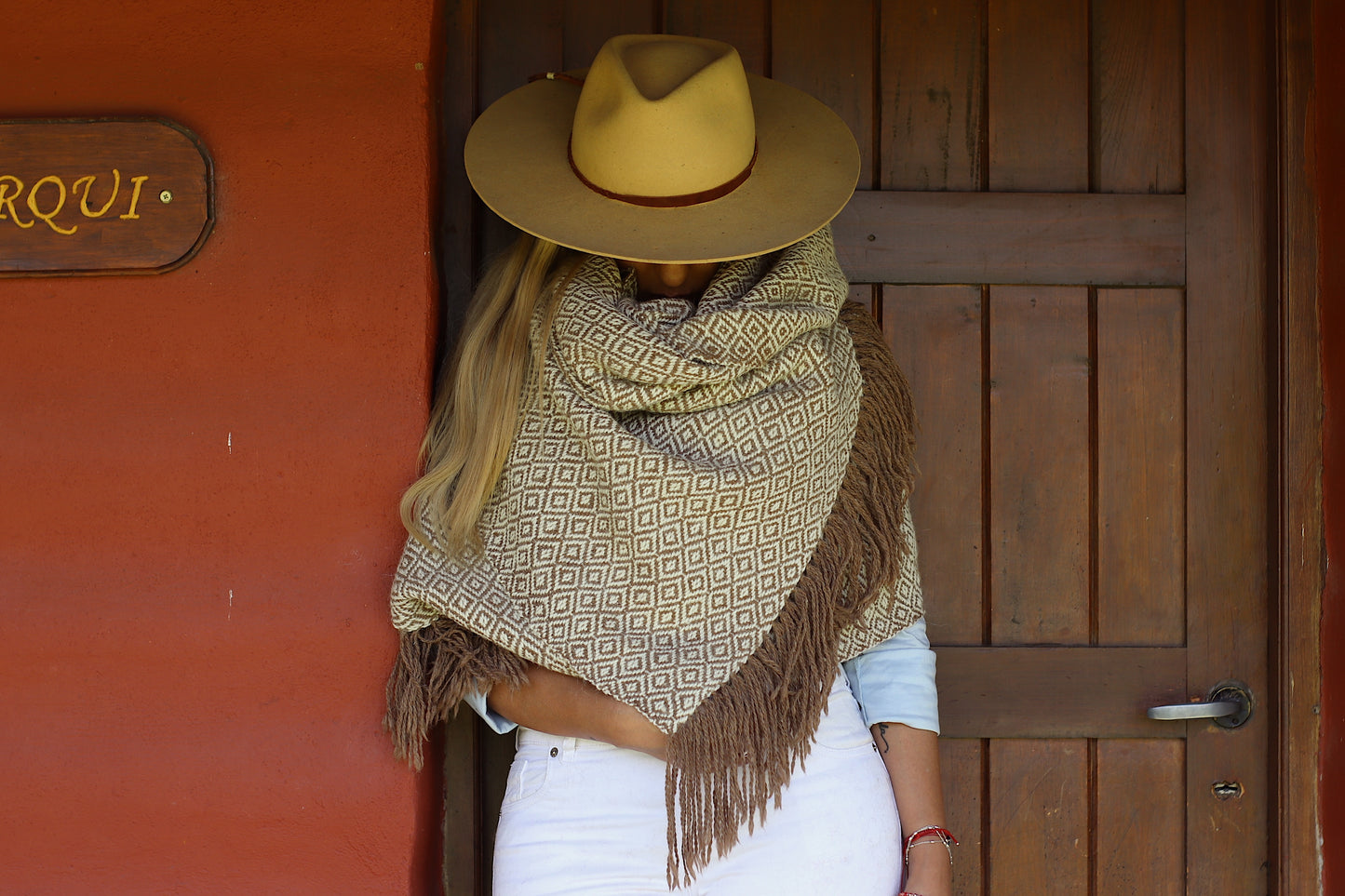 “UQUIA” Blanket Llama Premium Yarn