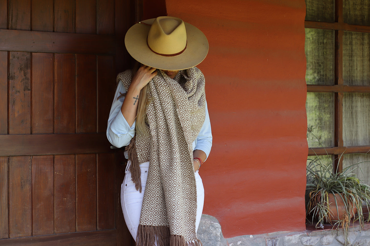 “UQUIA” Blanket Llama Premium Yarn