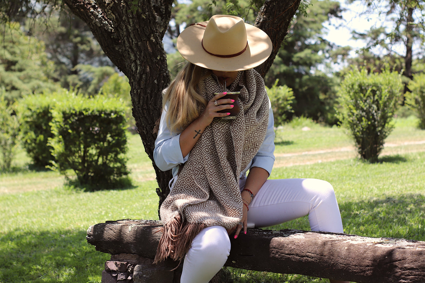 “UQUIA” Blanket Llama Premium Yarn