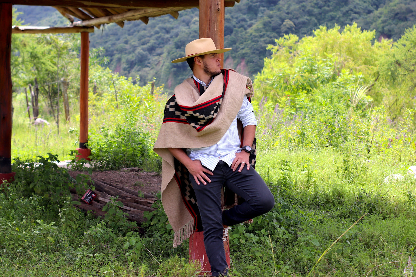 Poncho Guarda Tied "Jaguel" Creole Loom
