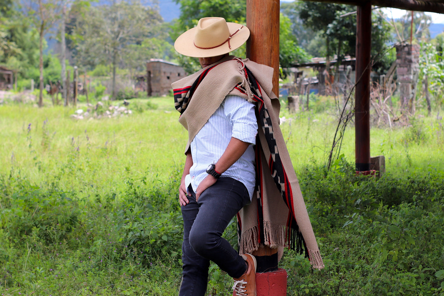 Poncho Guarda Tied "Jaguel" Creole Loom