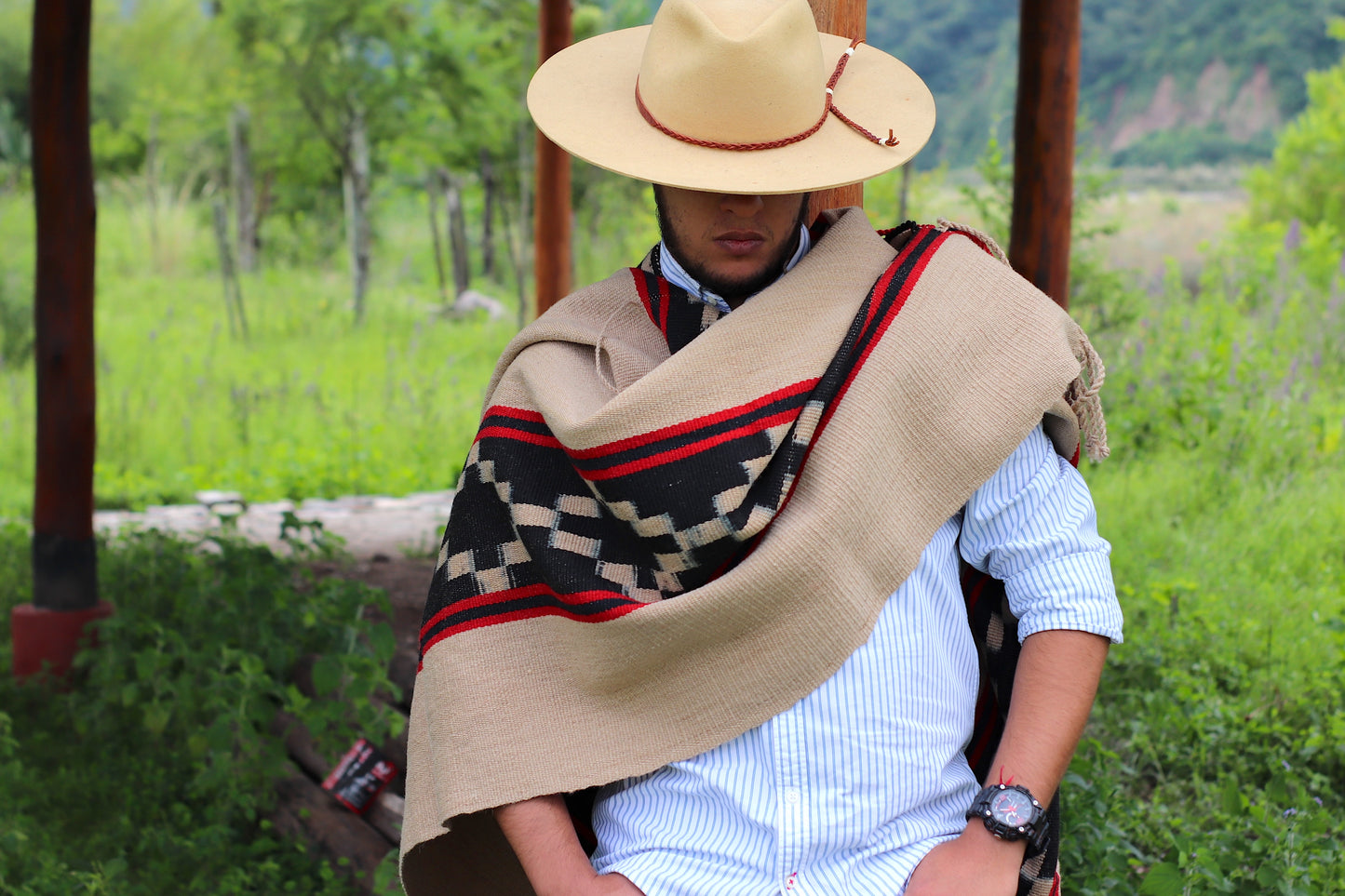 Poncho Guarda Tied "Jaguel" Creole Loom