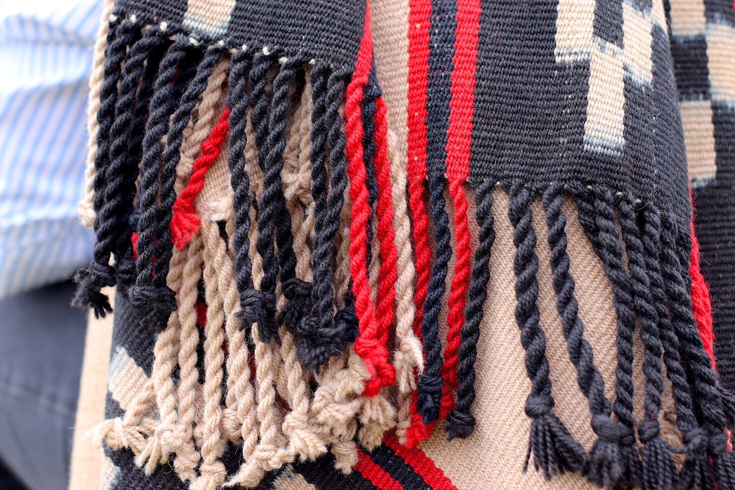 Poncho Guarda Tied "Jaguel" Creole Loom