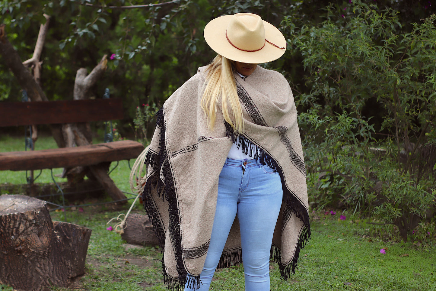 Poncho “Maima” de Hilos de Llama