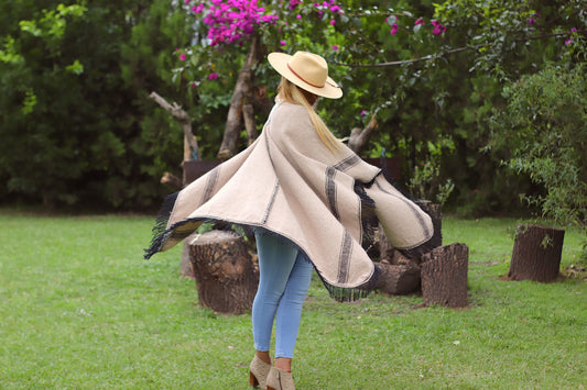Poncho “Maima” de Hilos de Llama