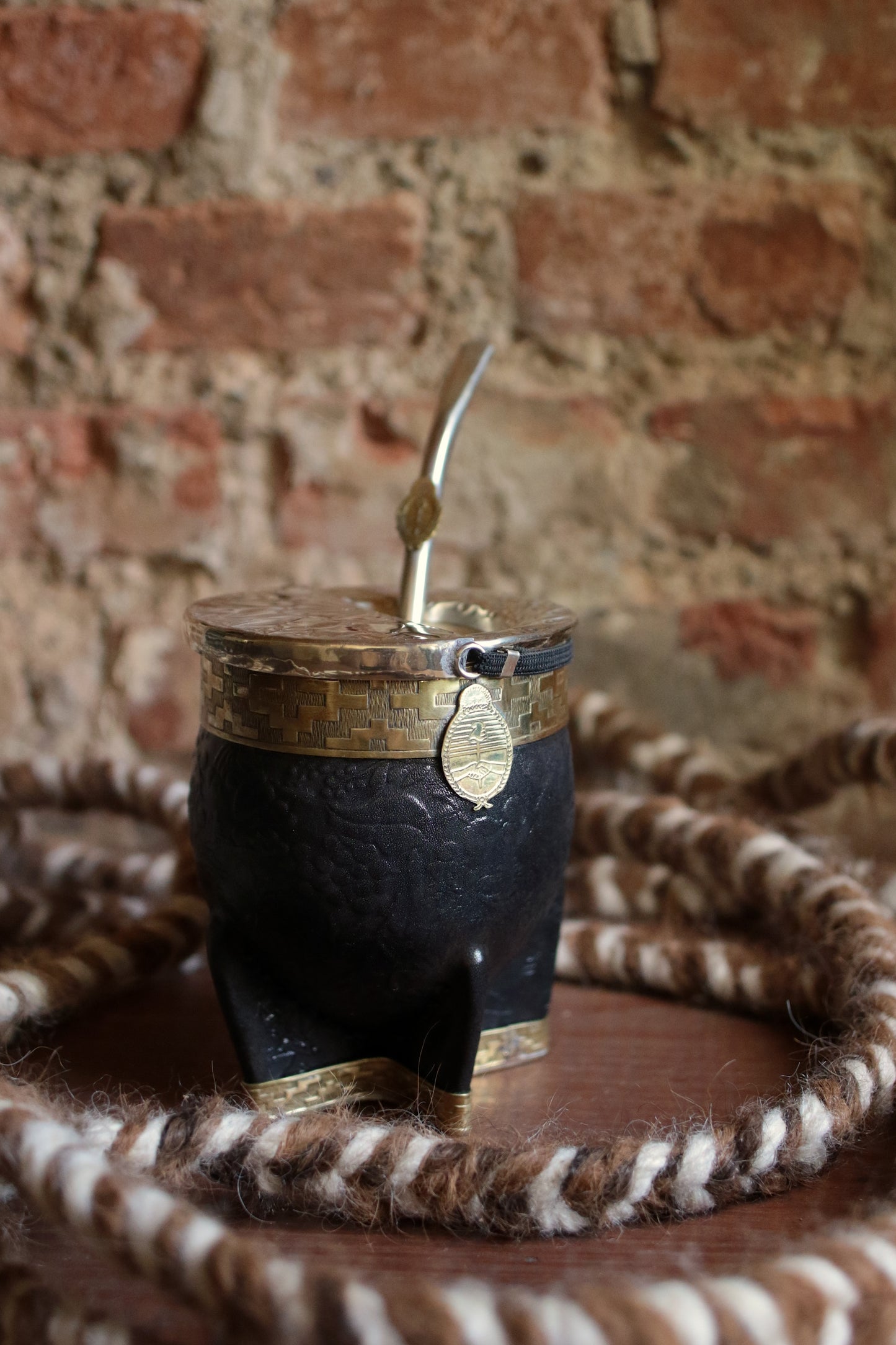 Imperial Cuero y Bronce con Escudo, Matepa y Bombilla