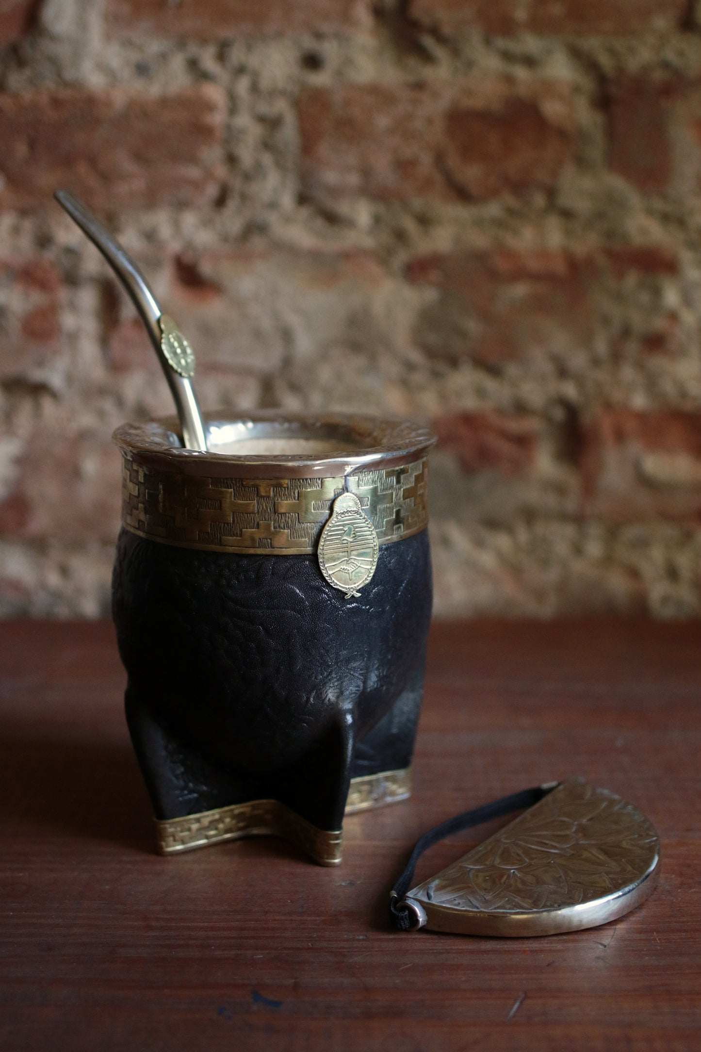 Imperial Cuero y Bronce con Escudo, Matepa y Bombilla