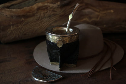 Imperial Cuero y Bronce con Escudo, Matepa y Bombilla