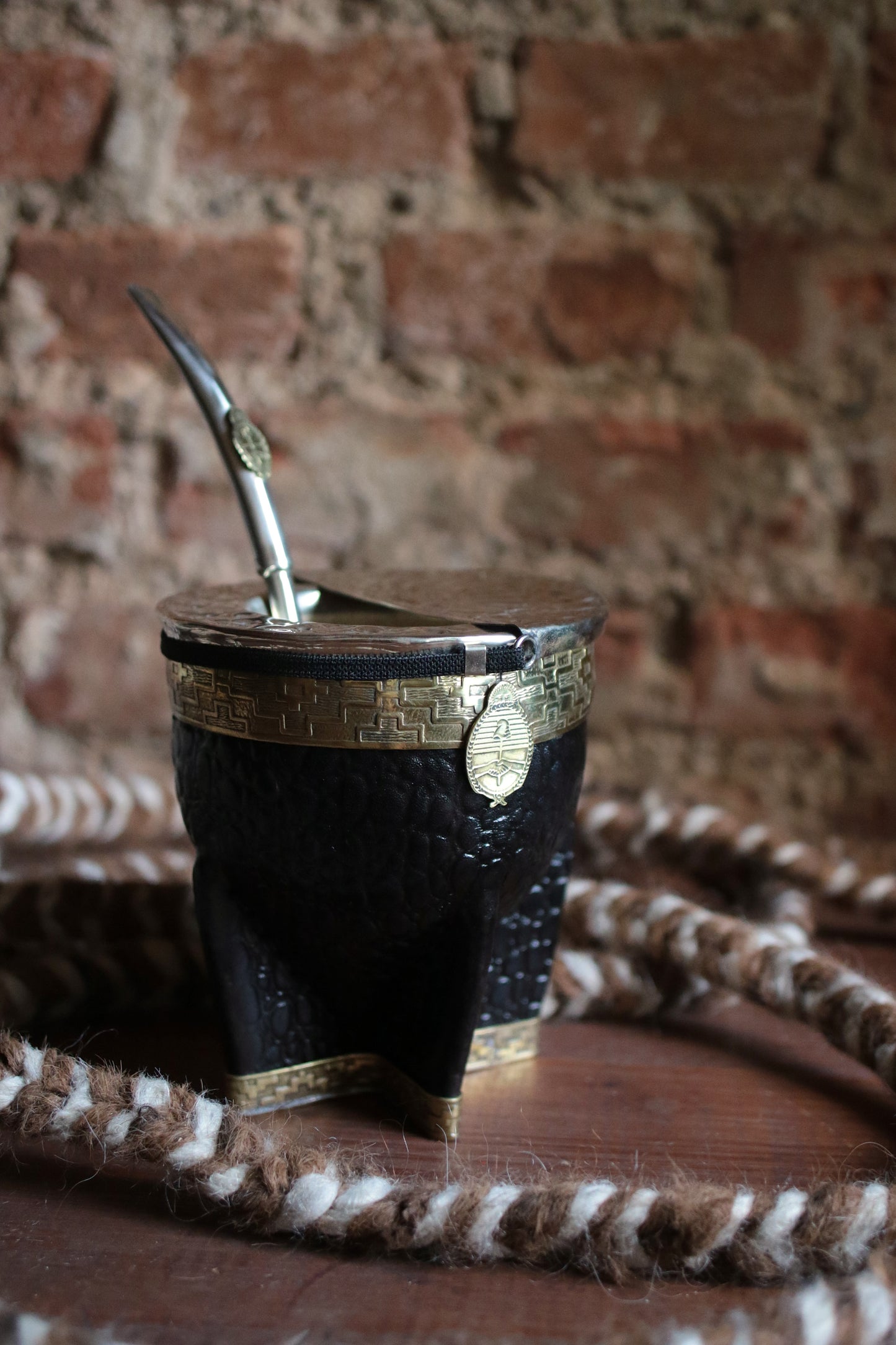 Imperial Cuero y Bronce con Escudo, Matepa y Bombilla