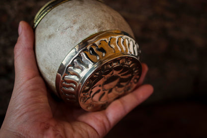 Torpedo criollo de cuero, bronce y alpaca con Bombilla