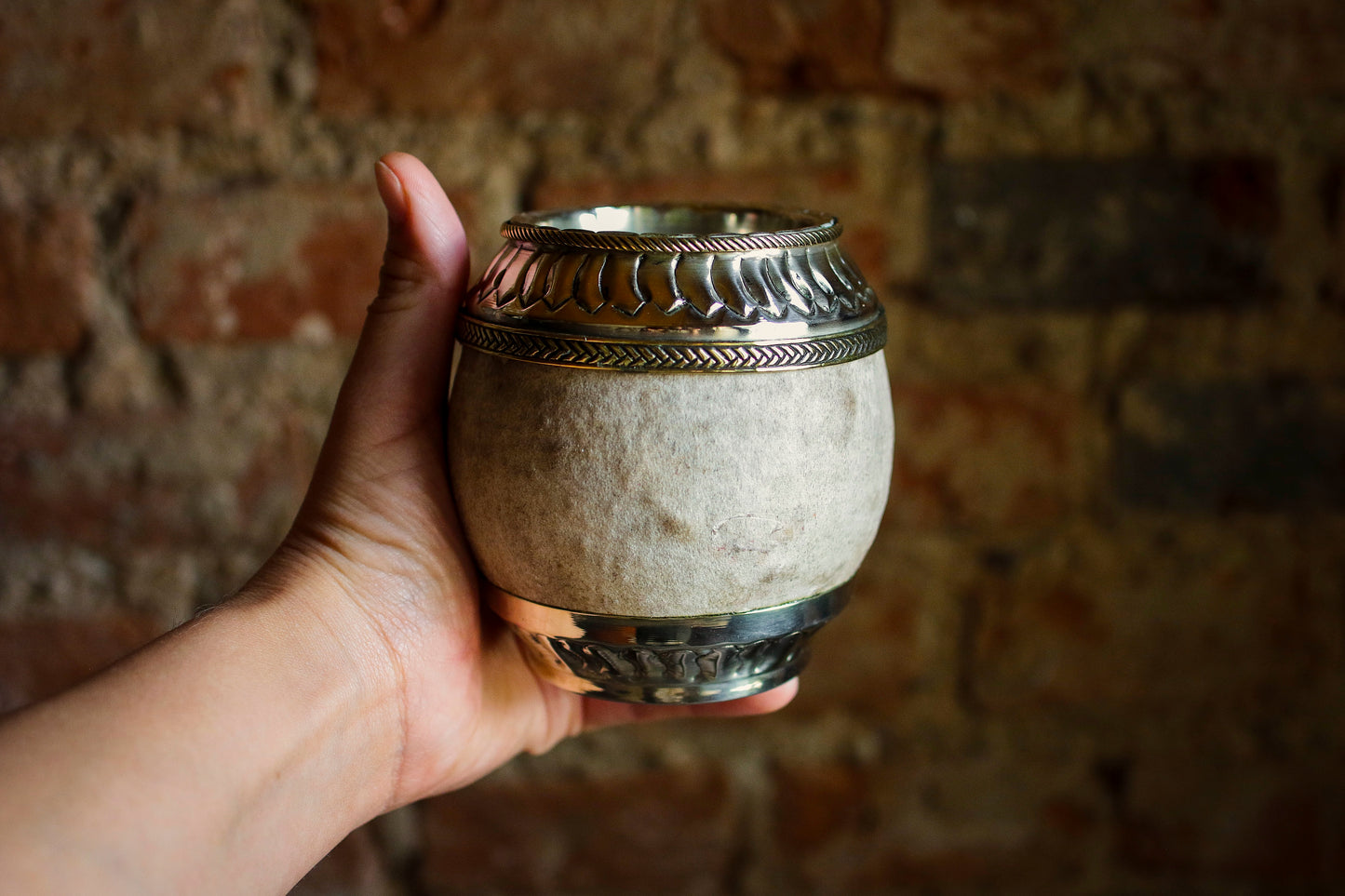 Torpedo criollo de cuero, bronce y alpaca con Bombilla