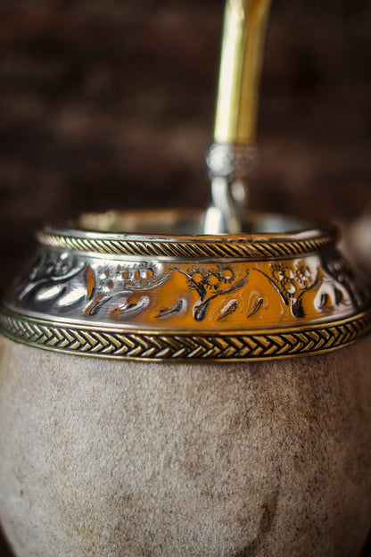 Torpedo criollo de cuero, bronce y alpaca con Bombilla