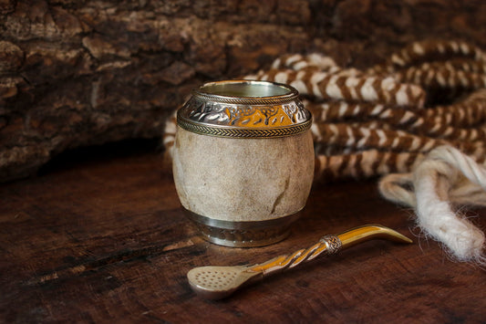 Torpedo criollo de cuero, bronce y alpaca con Bombilla