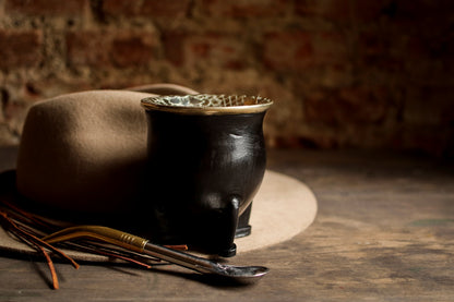 Mate de Cuero y Alpaca con Bombilla