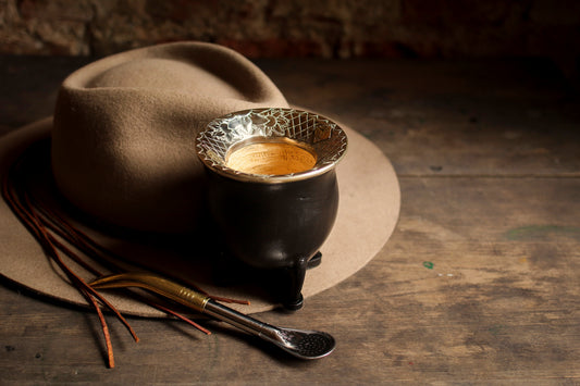 Mate de Cuero y Alpaca con Bombilla