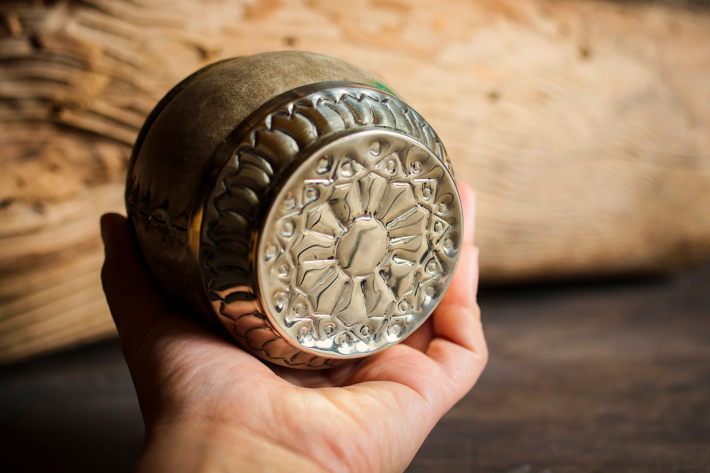 Torpedo criollo de cuero, bronce y alpaca con Bombilla