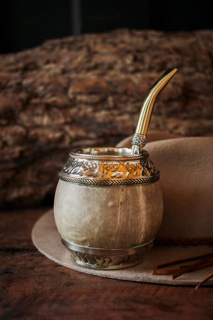 Torpedo criollo de cuero, bronce y alpaca con Bombilla