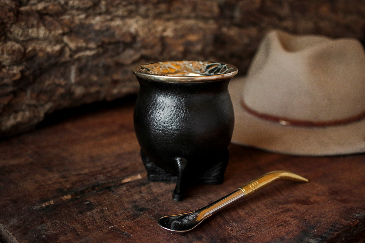 Mate de Cuero y Alpaca con Bombilla