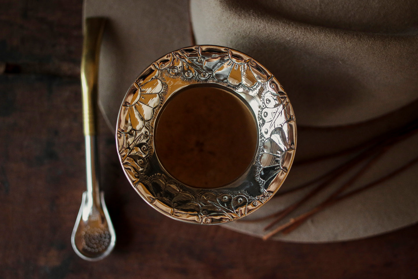 Mate de Cuero y Alpaca con Bombilla