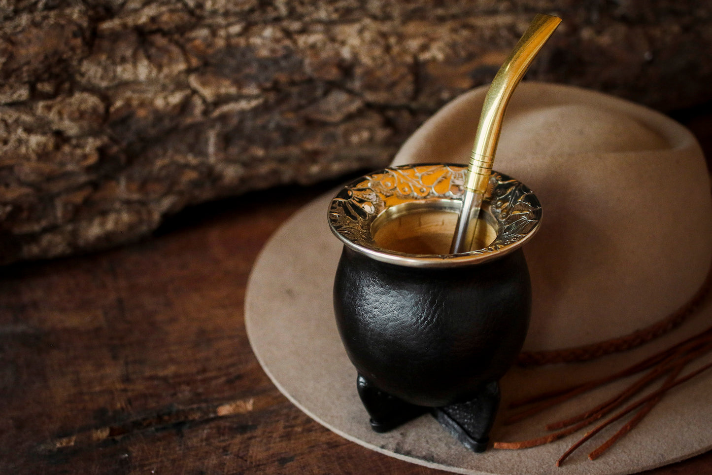 Mate de Cuero y Alpaca con Bombilla