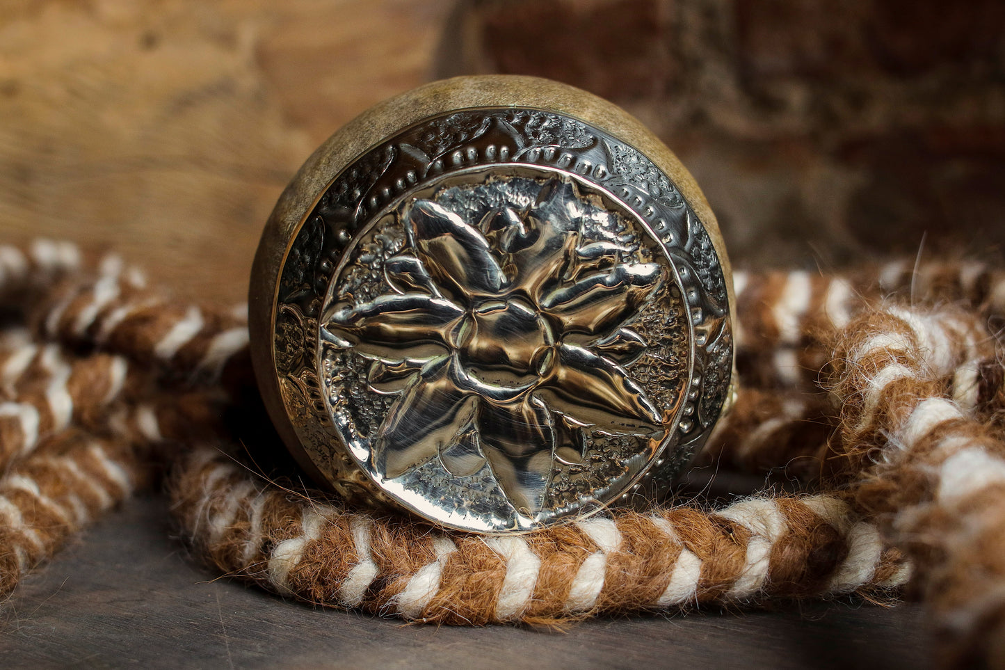 Torpedo criollo de cuero, bronce y alpaca con Bombilla