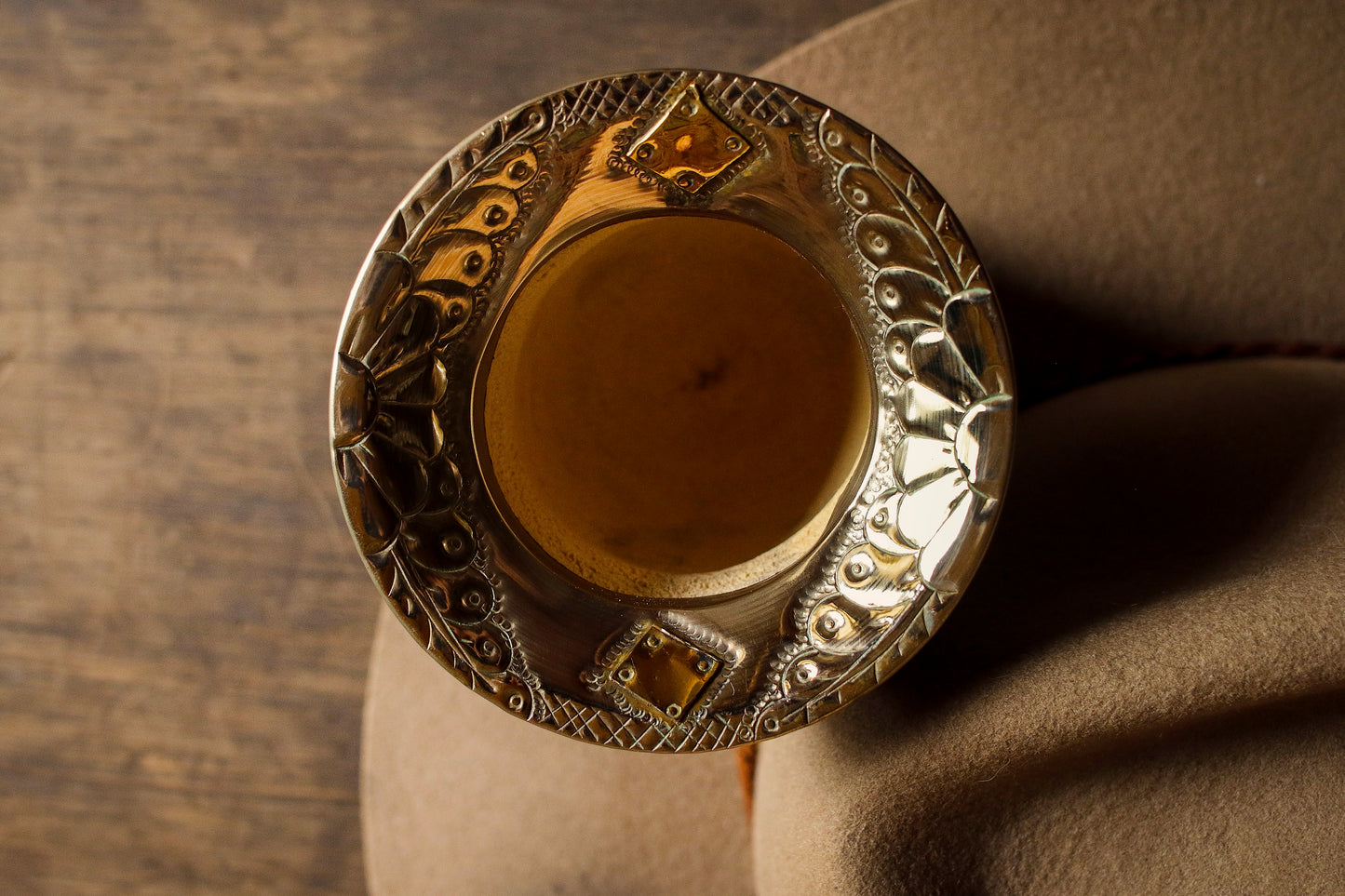 Mate de Cuero y Alpaca con Bombilla